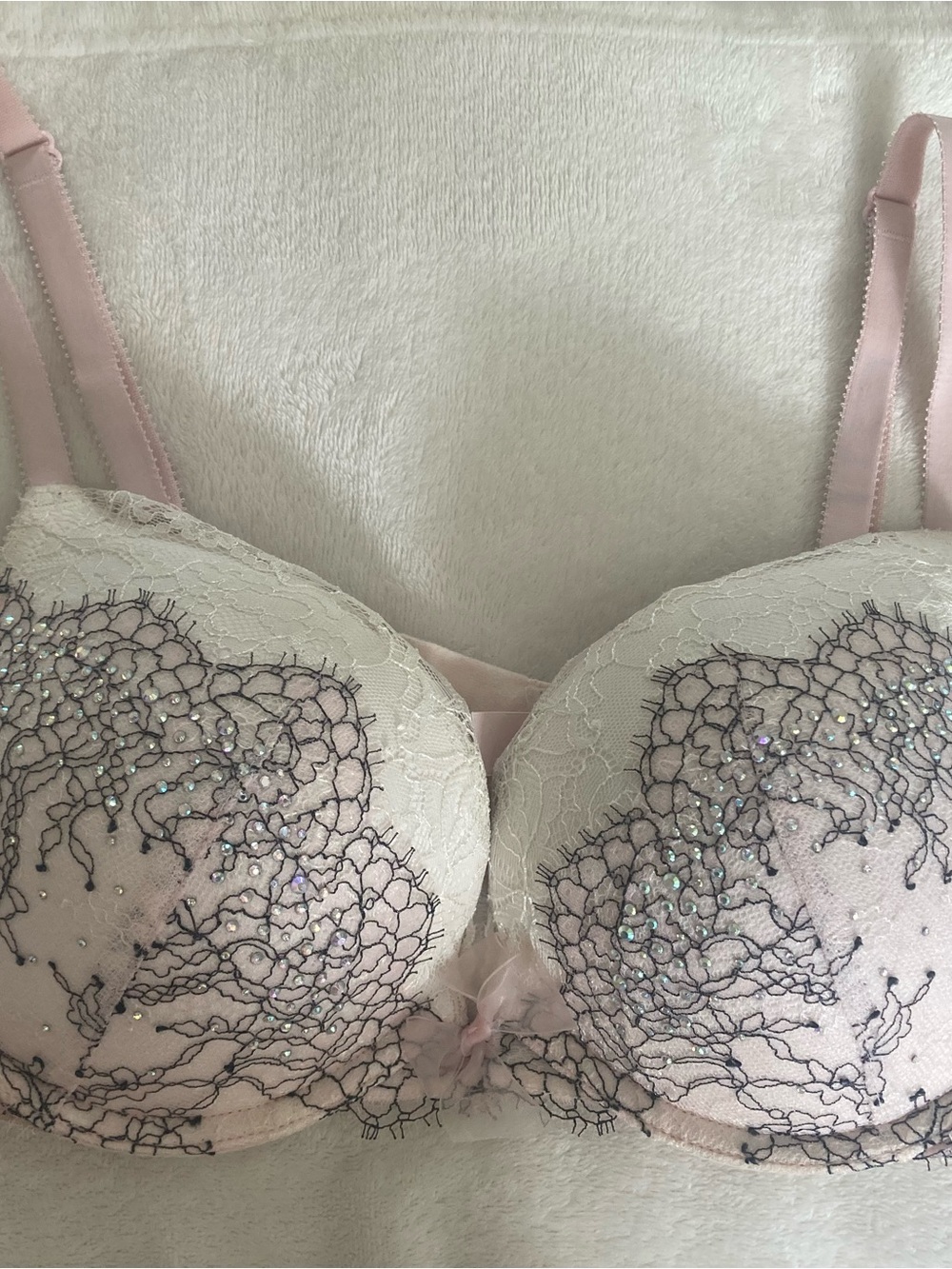 Victoria's Secret Pale Pink Lace Embellished Push-Up Bra